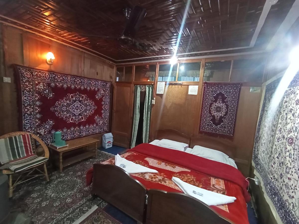 New Bombay Heritage Group Of House Boat Srinagar  Bagian luar foto
