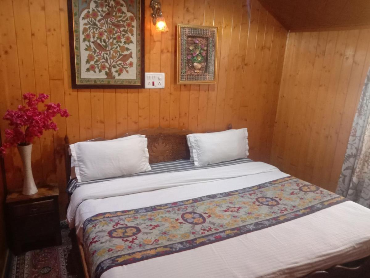 New Bombay Heritage Group Of House Boat Srinagar  Bagian luar foto